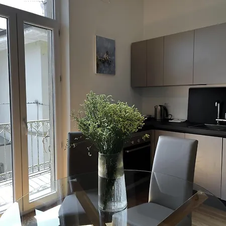 Valentine Apartment *